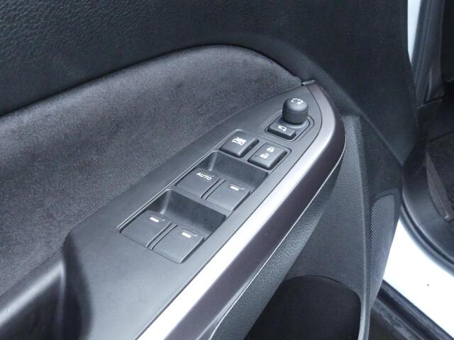 Suzuki VITARA 1.5 Hybrid Style AUTOMAAT PANO-DAK ALL SEASON Camera, Cruise Contr., Navi, Apple Carpl/Andr Auto, Panorama dak, Sensoren Voor/Achter, All Season Bnd.