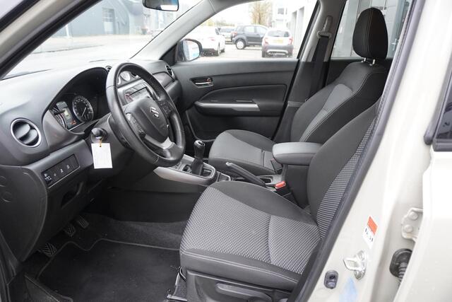 Suzuki VITARA 1.0 Boosterjet Select | Spoiler | Stootlijsten | Achteruitrijcamera |