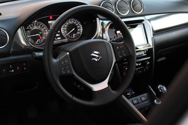Suzuki VITARA 1.4 Boosterjet Style Smart Hybrid Achteruitrijcamera, Cruise Control Adaptief, Stoelverwarming, Navigatie, Apple Carplay/Android Auto