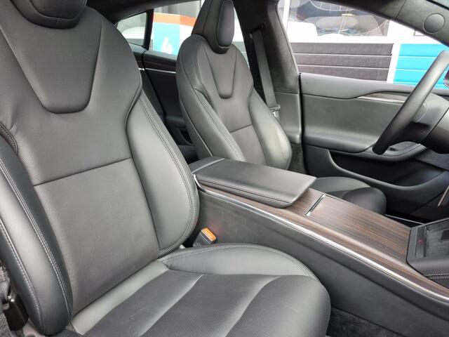 Tesla MODEL S Long Range Ultra Red / Auto Pilot 4.0 / 670PK