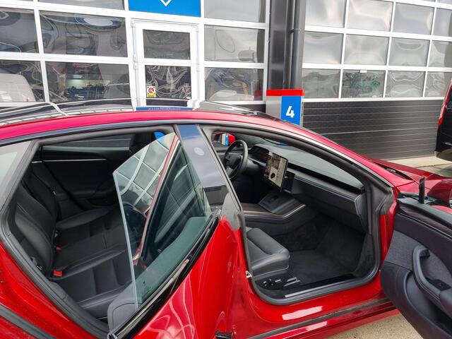 Tesla MODEL S Long Range Ultra Red / Auto Pilot 4.0 / 670PK