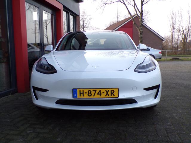 Tesla Model 3 Standard RWD Plus 60 kWh Trekhaak Full self driving Panoramadak Parelmoer