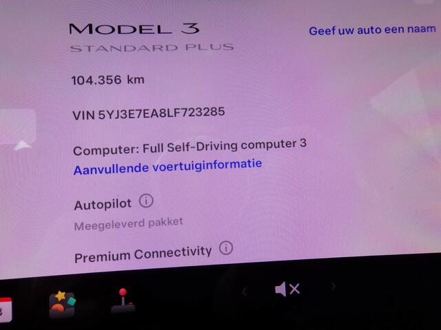 Tesla Model 3 Standard RWD Plus 60 kWh Trekhaak Full self driving Panoramadak Parelmoer