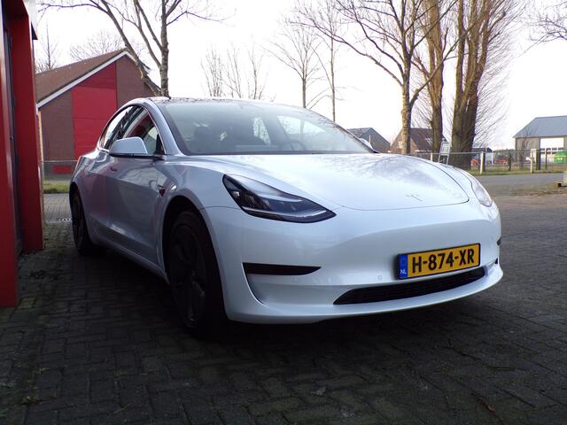 Tesla Model 3 Standard RWD Plus 60 kWh Trekhaak Full self driving Panoramadak Parelmoer