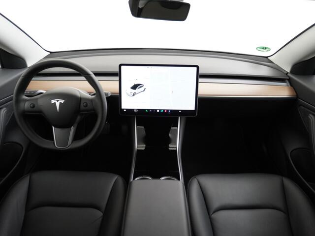 Tesla Model 3 Long Range AWD 75kWh Soh 89% Lmv 19" Navi Ecc Leder Panoramadak Adaptive Cruise Control Autopilot Elek.Stoelen+Verwarmd+Memory Premium Audio 4WD Privacy Glas Fabrieksgarantie op Accu en motor tot 24-08-2028 1e Eigenaar Origineel Nederlandse Auto