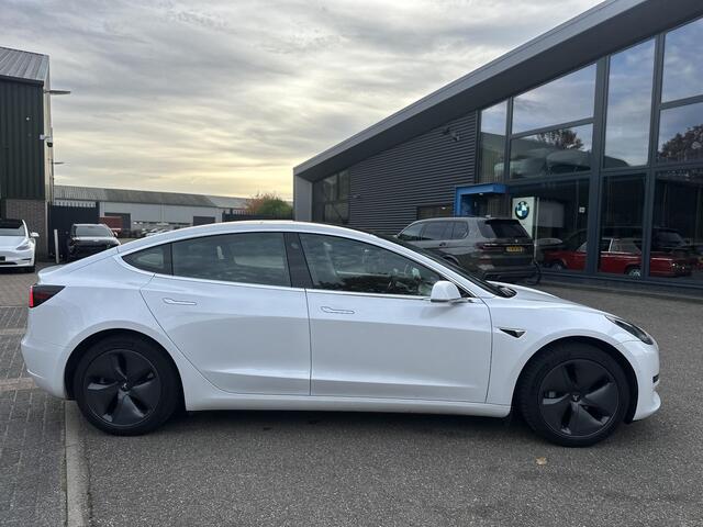 Tesla Model 3 Standard RWD Plus 60 kWh AUTOPILOT | AFNEEMBARE TREKHAAK | RIJKLAAR GELEVERD MET 12 MND BOVAG GARANTIE