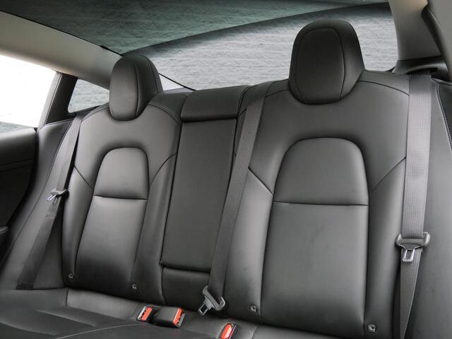 Tesla Model 3 LONG RANGE AWD 75kWh/ ELEKT. KLEP/ WARMTEPOMP/ STUURVERWARMING/ ALL-BLACK KLEURSTELLING