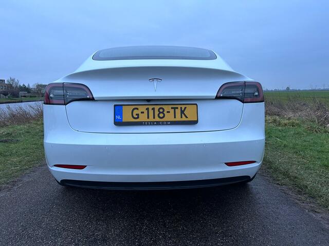 Tesla Model 3 Standard RWD Plus 60 kWh Autopilot / Panoramadak / Leer / Metallic lak