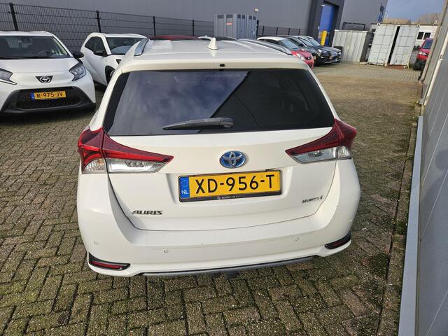 Toyota AURIS Touring Sports 1.8 Hybrid Energy Plus | 1e Eigenaar | NIEUW GELEVERD & ONDERHOUDEN | Trekhaak | Navigatie |