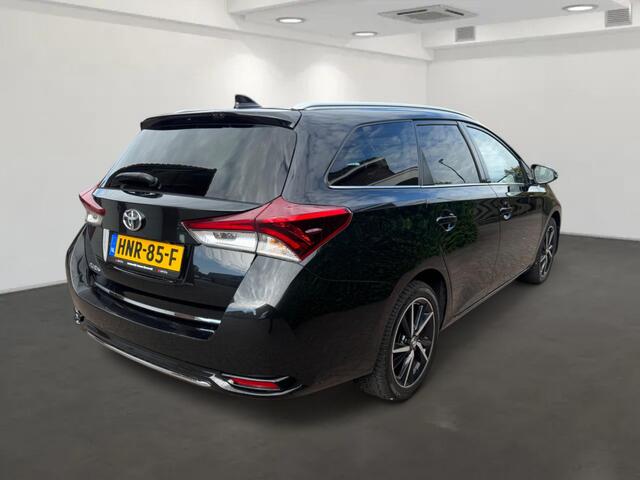 Toyota AURIS Touring Sports 1.2T Black Edition