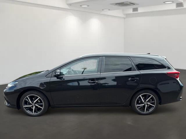 Toyota AURIS Touring Sports 1.2T Black Edition