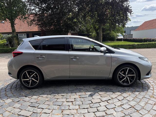 Toyota AURIS 1.8 Hybrid Team D | 17" LMV | ALL-Season | Navi | Camera | Stoelverw. | BT | All-in rijklaarprijs