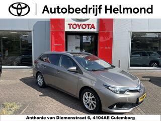 toyota-auris-touring-sports-1.8-hyb