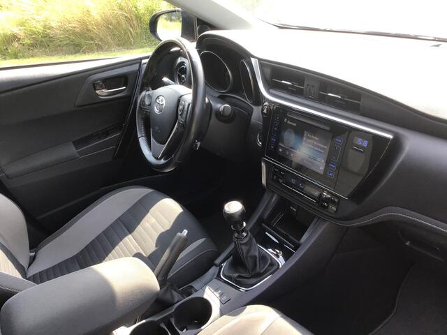Toyota AURIS 1.2T Dynamic Panoramadak/152000km/trekhaak/bj2016