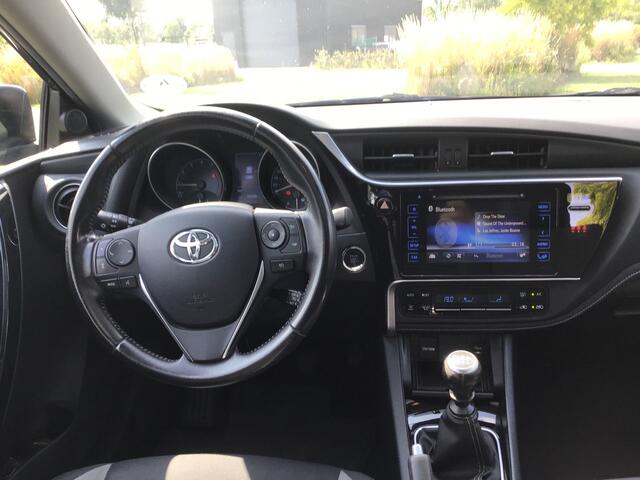 Toyota AURIS 1.2T Dynamic Panoramadak/152000km/trekhaak/bj2016