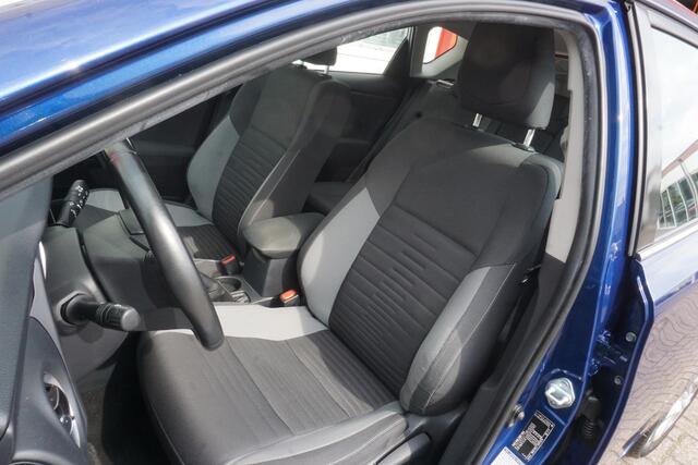 Toyota AURIS 1.2T Aspiration | Origineel NL | Camera | Cruise Control | Trekhaak | Airco |