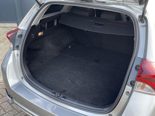 Toyota AURIS Touring Sports 1.2T Aspiration - Navigatie - Achteruitrijcamera - Climate Control - Nette auto!