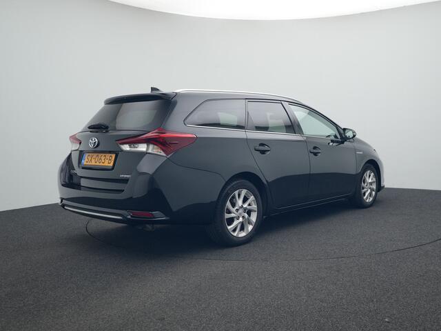 Toyota AURIS Touring Sports 1.8 Hybrid Dynamic Go | Comfortstoelen | Cruise Control | Safety Pack |