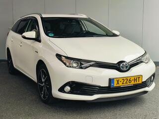 toyota-auris-touring-sports-1.8-hyb