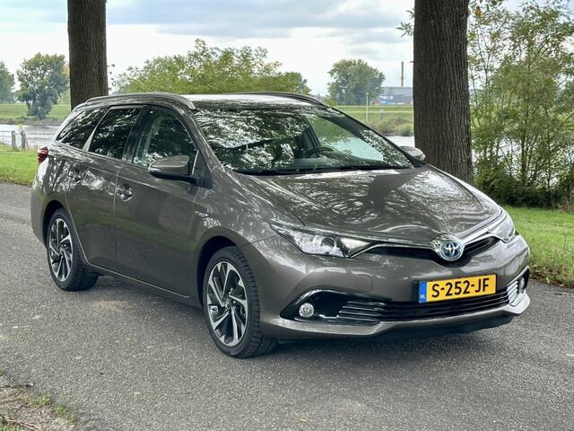 Toyota AURIS Touring Sports 1.8 Hybrid Executive | Rijklaar | Trekhaak | Automaat | Climate control | LED