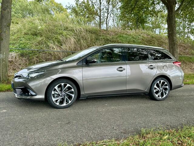 Toyota AURIS Touring Sports 1.8 Hybrid Executive | Rijklaar | Trekhaak | Automaat | Climate control | LED