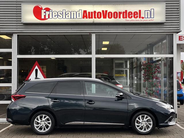 Toyota AURIS 1.8 Hybrid Trend / Camera / Pano / Navi / 2016