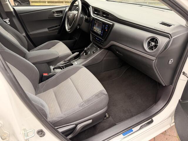 Toyota AURIS 1.8 Hybrid Executive Zeer netjes, Dealer onderhouden