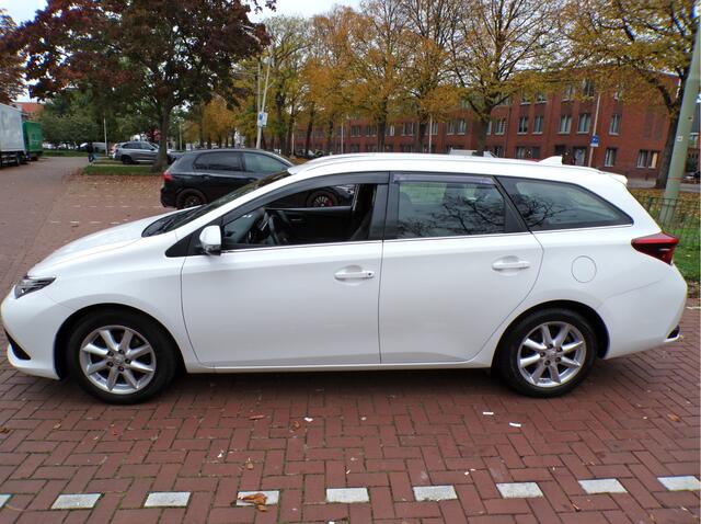 Toyota AURIS Touring Sports 1.2T Executive BENZINE AUTOMAAT