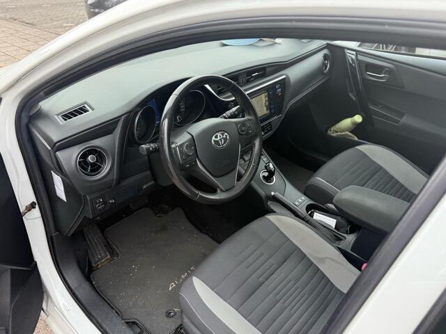 Toyota AURIS 1.8 Hybrid Trend 136pk Automaat | Trekhaak | Panorama dak | Navigatie | Achteruitrijcamera | Climate control