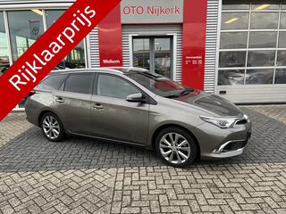 toyota-auris-touring-sports-1.8-hyb