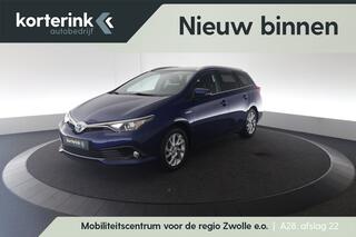 toyota-auris-1.8-hybrid-trend--pan
