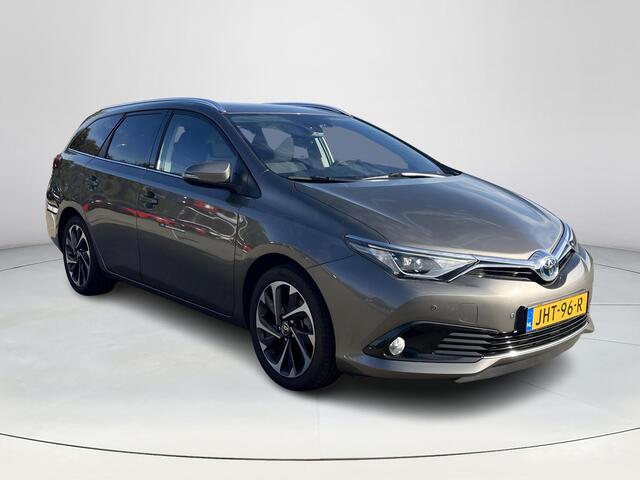 Toyota AURIS 1.8 Hybrid Dynamic | Navigatie | Stoelverwarming | Parkeersensoren | 17 inch LM-velgen |