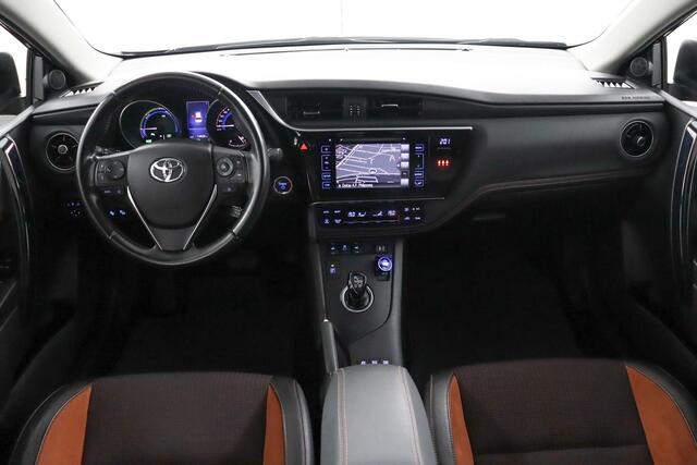 Toyota AURIS 1.8 Hybrid Executive | Stoelverwarming | Parkeersensoren | Fietsendragerbeugel |
