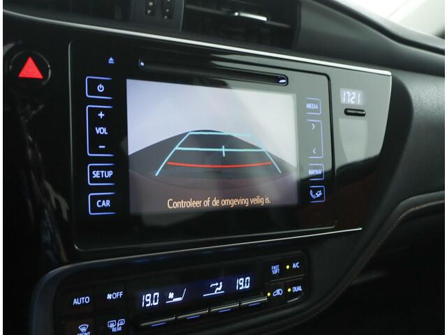 Toyota AURIS 1.8 Hybrid Executive | Stoelverwarming | Parkeersensoren | Fietsendragerbeugel |