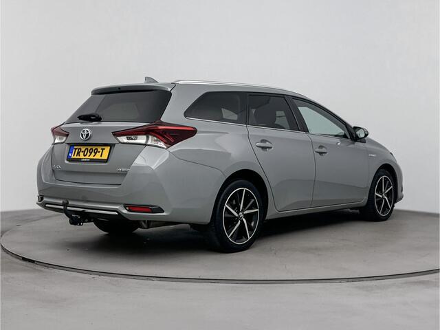 Toyota AURIS Touring Sports 1.8 Hybrid Exclusive | Trekhaak | Stoelverwarming | Navigatie