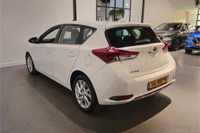 Toyota AURIS 1.8 Hybrid Dynamic - Navigatie - Achteruitrijcamera - Cruise - Climate control