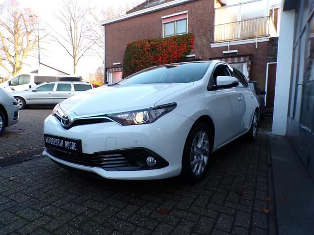 Toyota AURIS 1.2T 5-Drs Nieuw 5.000 Km ! NIEUW !!! AIRCO ,CAMERA,LMV!