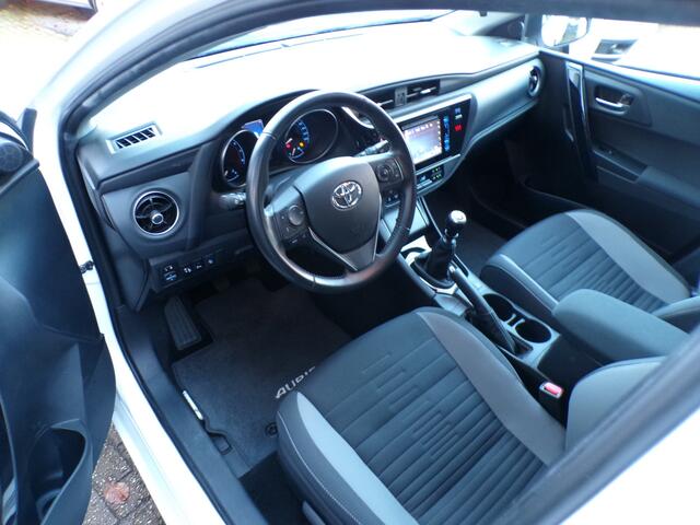 Toyota AURIS 1.2T 5-Drs Nieuw 5.000 Km ! NIEUW !!! AIRCO ,CAMERA,LMV!