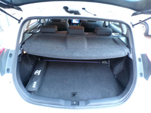 Toyota AURIS 1.2T 5-Drs Nieuw 5.000 Km ! NIEUW !!! AIRCO ,CAMERA,LMV!