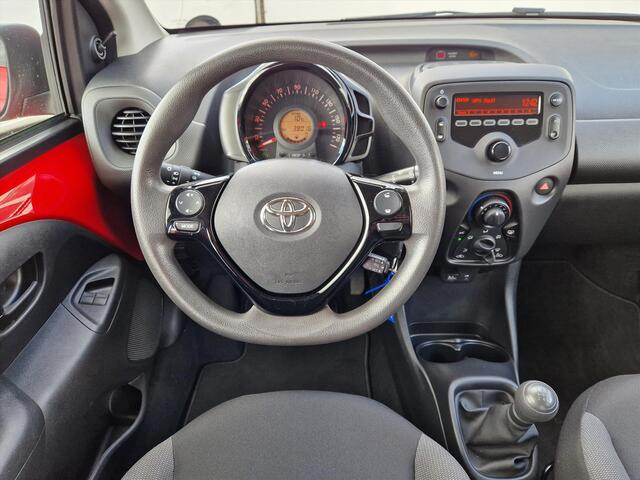 Toyota AYGO 1.0 VVT-i 5-Drs X-Fun Airco - NL Auto - Lage Kmstand!