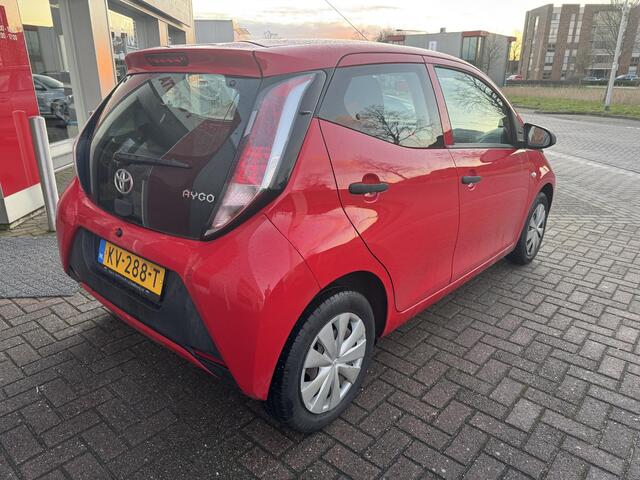 Toyota AYGO 1.0 VVT-i x-now