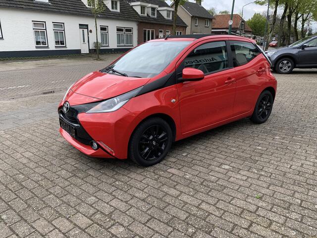 Toyota AYGO 1.0 VVT-i x-wave