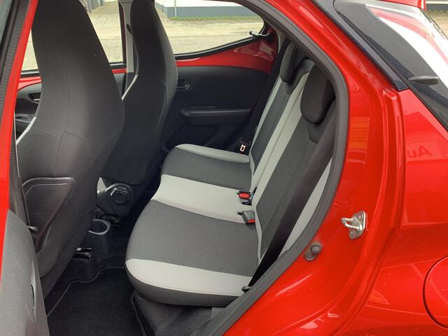 Toyota AYGO 1.0 VVT-i x-wave