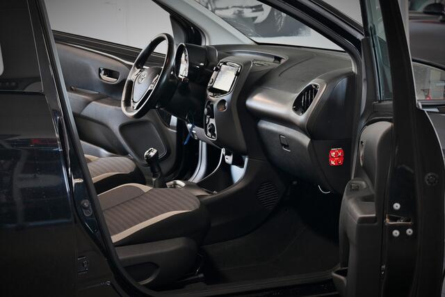 Toyota AYGO 1.0 VVT-i x-play limited