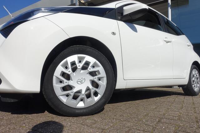 Toyota AYGO 1.0 VVT-I X-PLAY AUTOMAAT camera (All-in prijs)
