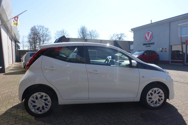 Toyota AYGO 1.0 VVT-I X-PLAY AUTOMAAT camera (All-in prijs)