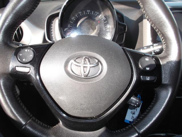 Toyota AYGO 1.0 VVT-i x-play achteruit cam airco stoelverw