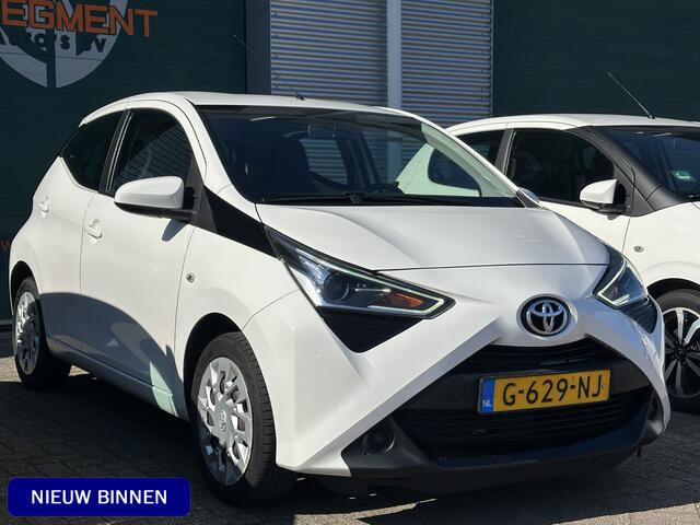 Toyota AYGO 1.0 VVT-i x-play limited 1e eigenaar / Airco / Carplay / Camera / Nap