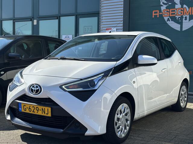 Toyota AYGO 1.0 VVT-i x-play limited 1e eigenaar / Airco / Carplay / Camera / Nap