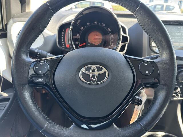 Toyota AYGO 1.0 VVT-i x-play limited 1e eigenaar / Airco / Carplay / Camera / Nap
